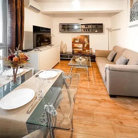 Grunwald - 51m2, Balcony - By Rentujemy Daire *